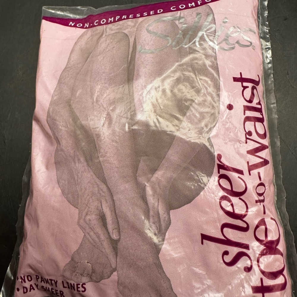Silkies Sheer Toe To Waist Pantyhose Size XL Queen Beige Honey 080502 Lot Of 4